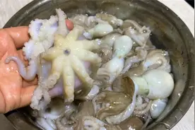 煮八爪鱼时，有人用冷水，有人用开水，其实都不对，教你正确做法
