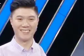 残疾小伙用脚弹吉他，评委听完之后，感动的一塌糊涂视频封面