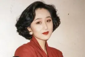 10位武打明星背后的女人，选美冠军PK实力影后，一个比一个更霸气视频封面
