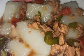 大米这样做做成了米豆腐，早餐吃一碗米豆腐，吃得好舒服好有味