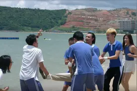 这还记得那个班级吗？雷心雨的《纪念》，也是我们的青春