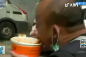 热干面爆单！武汉熟悉的味道又回来了，淋上麻酱热喷喷的超诱人视频封面