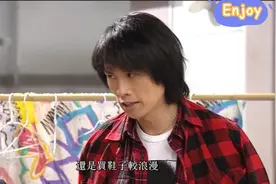 下次女朋友叫逛街，就问她买衣服浪漫点还是买包包