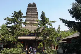 西安的小雁塔，旁边是西安博物院视频封面