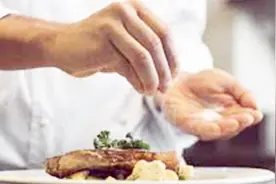 很多人炒菜都不放味精了，这是为什么？后悔现在才知道，赶紧分享视频封面