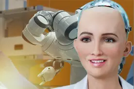 【战忽快报】医护机器人正式上岗，医生护士职业面临挑战视频封面