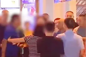 三亚餐厅不招待中国人也不收人民币？老板回应：不接待没素质的人视频封面