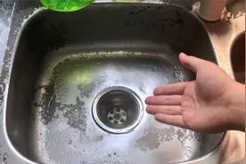 厨房下水道容易堵，教你一个好方法，立马疏通不怕堵，还能除异味视频封面