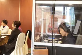 翻译官：同传翻译一天收入10000元？带你揭秘同传翻译真实收入。视频封面