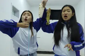 俩人用2种玩法进行无硼砂大PK，输的人闻臭袜子3天3夜，太逗了视频封面