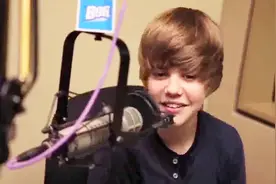 15岁的贾斯汀比伯接受采访视频封面