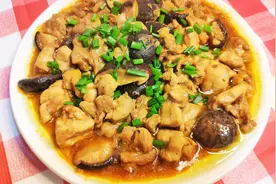 鸡肉怎么做才够软嫩？一道香菇蒸鸡滑嫩鲜香 不用油也做年夜菜视频封面