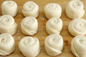 儿子馋肉夹馍没有猪肉？小秋用2个鸡腿这样做，比猪肉香还吃不胖