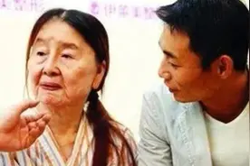 16年前，20岁妙龄少女“一夜变老”，丈夫不离不弃，如今怎么样了视频封面