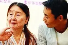 16年前，20岁妙龄少女“一夜变老”，丈夫不离不弃，如今怎么样了视频封面
