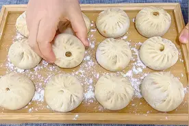 速冻包子生胚，不用解冻直接蒸，早起15分钟就能吃到现蒸的鲜包子视频封面