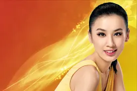 当年黄圣依被三大富豪追求，网友：那为何最后选择与杨子隐婚？视频封面