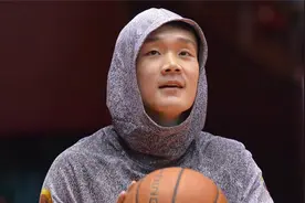 正式归队！丁彦雨航低调与山东男篮合练数日，体测时间已确定视频封面