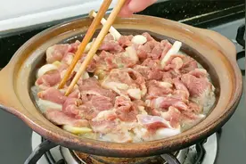 广东砂锅焗肉有多香？手把手教你做法技巧，一锅上桌，比烤肉还香视频封面