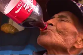 世界上最爱喝可乐的三个人 不仅把可乐当水喝 甚至拿来当饭吃视频封面