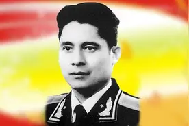 此人高居开国少将、省委书记，家里竟穷得向保姆借钱吃饭视频封面