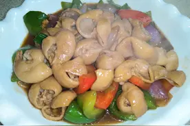 广西特色美食，油泡大肠，入口油而不腻，有嚼劲，一点异味都没有