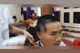 30岁男子头发竖着长，拿起推子直接铲，你看帅不帅