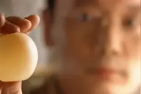 天下无贼：最受争议片段，指甲剥生鸡蛋，据说是请高人真剥的！