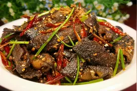 泥鳅这样做才最好吃，大厨分享2种特色做法，鲜香滑嫩，太过瘾了视频封面