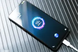 充电时为什么充电头老是发烫？这个原因很多人没注意到，赶紧看看视频封面