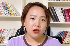 孩子生气的时候总是打人，甚至还会打妈妈，家长该怎么引导？视频封面