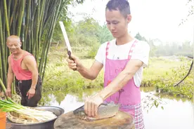 厨师长教你：“姜葱焗鲤鱼”的创新做法，家人都说好吃先收藏了