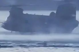 CH-47支奴干直升机海上悬浮接应特战队员训练