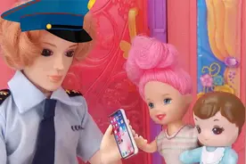 小宝宝捡到手机交给警察，竟是班主任的手机视频封面