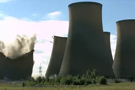 热电厂冷却塔爆破，随着一声巨响，多座冷却塔瞬间倒塌视频封面