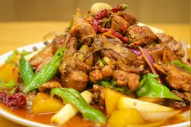 地道正宗的新疆大盘鸡，厨师长分享详细的做法，比红烧肉好吃多了