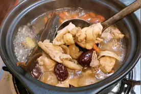 广东春季经常喝的灵芝鸡汤，养心安神增强免疫力，大人小孩都爱喝视频封面