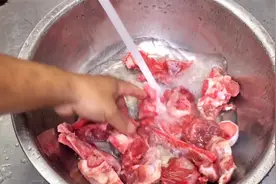 扇子骨这样煲，汤汁浓郁真的香，厨师长为你详细讲解，一看就会