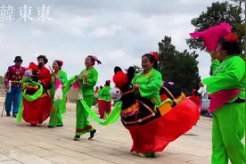 实拍山西吕梁旱船秧歌，小媳妇骑毛驴扭秧歌浑身是戏，太好看了！