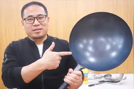 铁锅买回来第一步并不是开锅，看阿飞的开锅技巧，铁锅秒变不沾锅