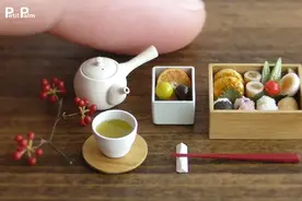 这是一个微缩版日式饭盒便当盒，按照1比12的比例来做的，很迷你视频封面
