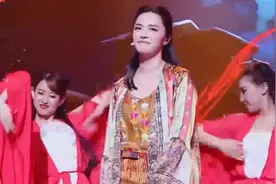 收视女王姚晨挑战经典影视曲，一曲《笑红尘》，太有女侠范了视频封面