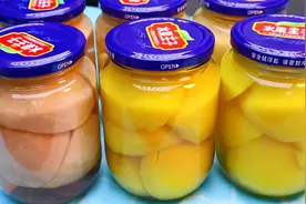 自制桃子罐头，果肉香甜爽口，做法简单无添加，放一年不怕坏