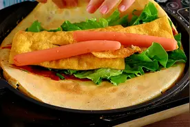 杂粮煎饼果子家庭做法，面糊和薄脆配方详细，简单好吃一次就成功视频封面