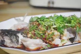 钳鱼有什么好的做法？川菜厨子用它做江湖菜，跳水鱼，霸道惨了视频封面