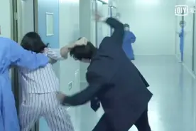 超搞笑｜媳妇生孩子，老公主动陪产，谁料刚进产房就晕倒了视频封面