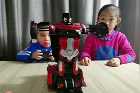 遥控感应变形车机器人儿童玩具视频封面