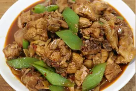 大厨教你红烧鸡块的正确做法，鸡肉软烂不发柴，招待客人很有面子