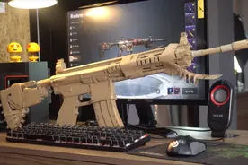 纸板打造一把刺激战场的M416，拿出去吊打你的小伙伴视频封面