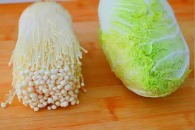 白菜加金针菇，自从学会这样做，孩子再也不挑食，上桌连吃2碗饭